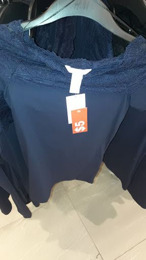 Sportswear Store «Columbia Sportswear», reviews and photos, 830 N Michigan Ave, Chicago, IL 60611, USA