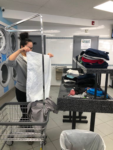 Laundromat «Giant Laundry», reviews and photos, 2861 Webster Ave, Bronx, NY 10458, USA