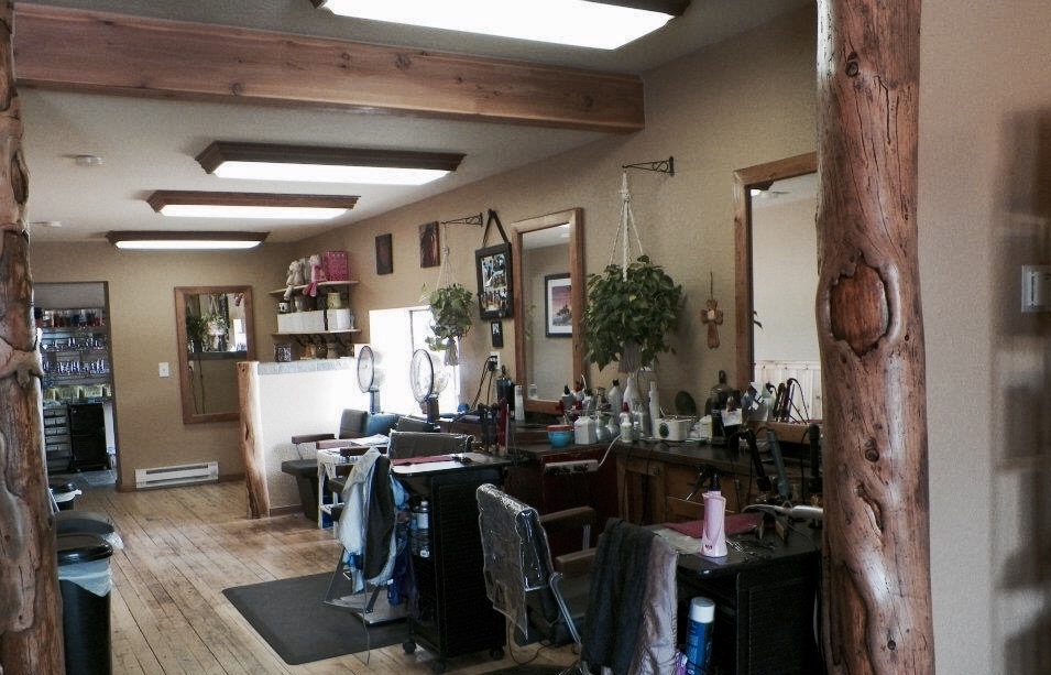 Grand Hair Design & Tanning 80459