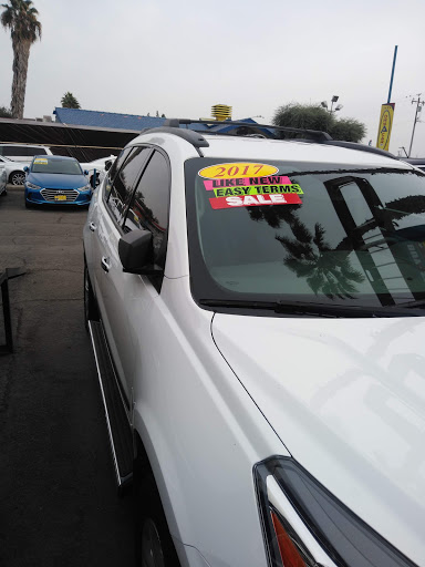 Used Car Dealer «Own a Car», reviews and photos, 4030 N Blackstone Ave # B, Fresno, CA 93726, USA