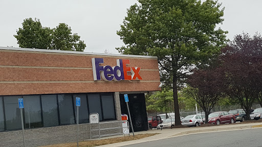 Shipping and Mailing Service «FedEx Ship Center», reviews and photos, 13500 EDS Dr, Herndon, VA 20171, USA