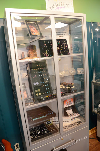 Tattoo Shop «Tattoo Lady», reviews and photos, 6817 Kennedy Ave, Hammond, IN 46323, USA