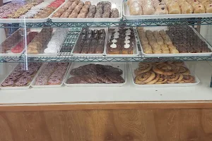 Southern Maid Donuts image