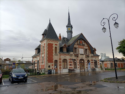 Gare Routiere De Senlis à Senlis