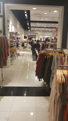 Clothing Store «Forever 21», reviews and photos, 651 Kapkowski Rd, Elizabeth, NJ 07201, USA