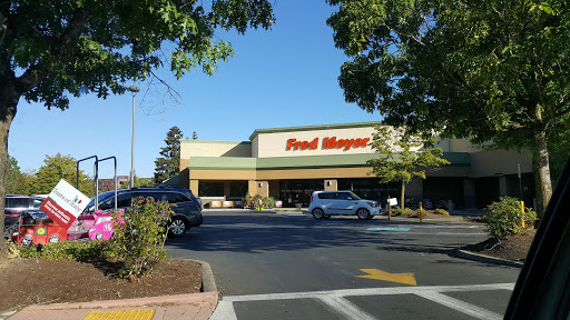 Grocery Store «Fred Meyer», reviews and photos, 19200 SW Martinazzi Ave, Tualatin, OR 97062, USA