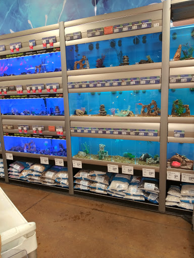 Pet Supply Store «PetSmart», reviews and photos, 157 Levittown Pkwy B, Levittown, PA 19055, USA