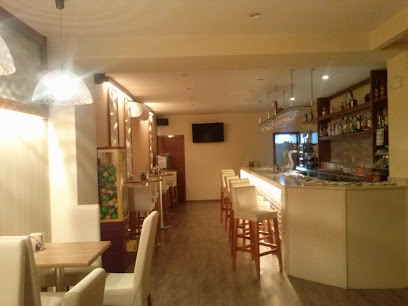 Cafe bar El cruce - Calle Rafael Zabaleta, 42, J-7100, 10, 23460 Peal de Becerro, Jaén, Spain