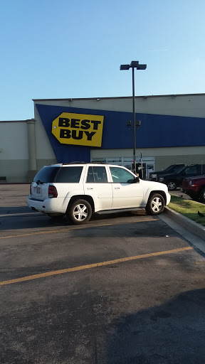 Electronics Store «Best Buy», reviews and photos, 5801 N May Ave, Oklahoma City, OK 73112, USA