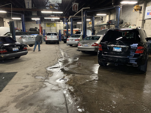 Auto Repair Shop «Gateway Auto Services», reviews and photos, 160 N Elizabeth St, Chicago, IL 60607, USA