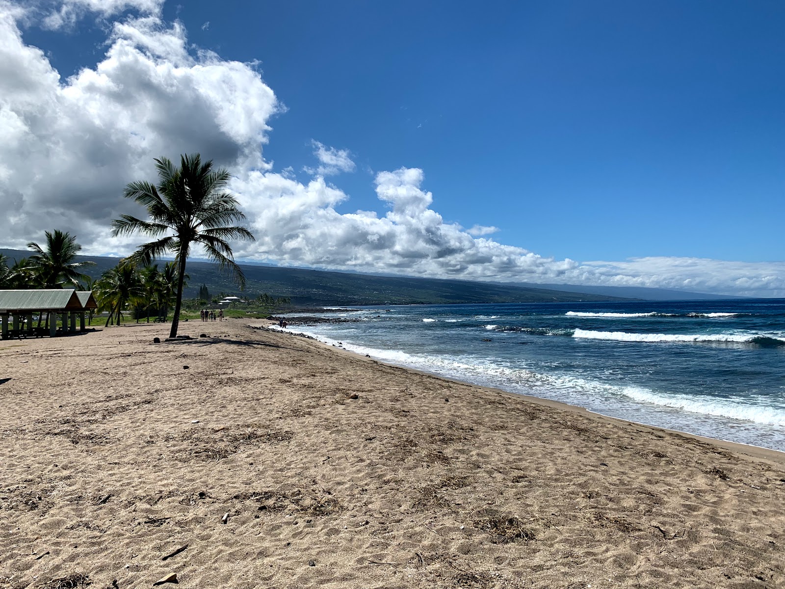 Zdjęcie Kailua Kona Beach z przestronna linia brzegowa