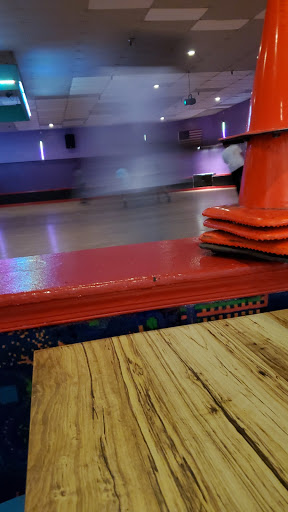 Roller Skating Rink «Temple Hills Skate Palace», reviews and photos, 3132 Branch Ave, Temple Hills, MD 20748, USA