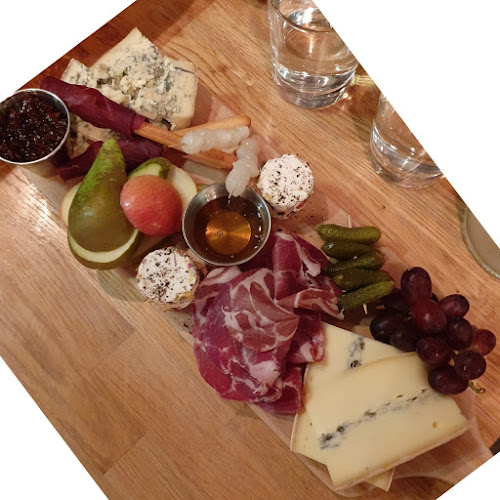 Reviews of Decant Wine and Cheese Bar in Bedford - Pub