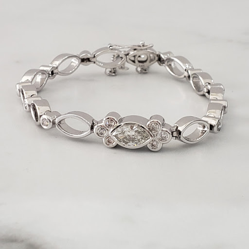 Jewelry Store «Georgetown Jewelers Inc», reviews and photos, 351 Georgetown Square, Wood Dale, IL 60191, USA