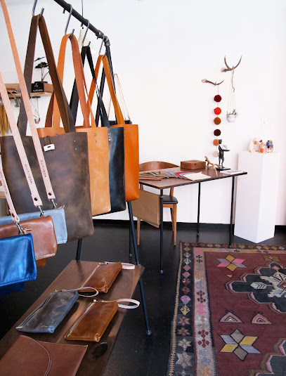 xobruno - handmade leathergoods and accessories for all the humans