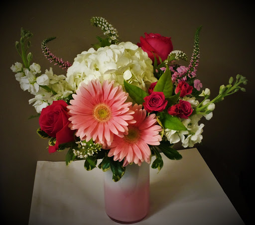 Florist «Flowers of Distinction», reviews and photos, 28 Russell St, Litchfield, CT 06759, USA