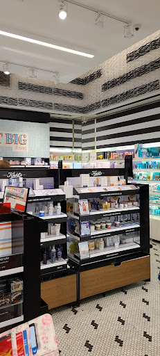 Cosmetics Store «SEPHORA», reviews and photos, 1570 Disneyland Dr, Anaheim, CA 92802, USA