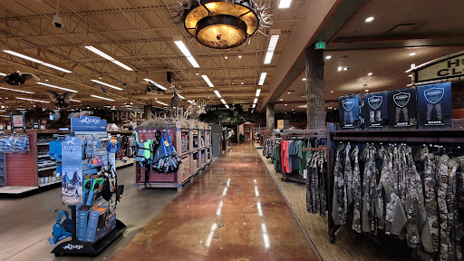 Sporting Goods Store «Bass Pro Shops», reviews and photos, 11550 Lakeridge Pkwy, Ashland, VA 23005, USA