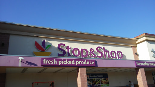 Supermarket «Super Stop & Shop», reviews and photos, 533 E Main St, Bay Shore, NY 11706, USA