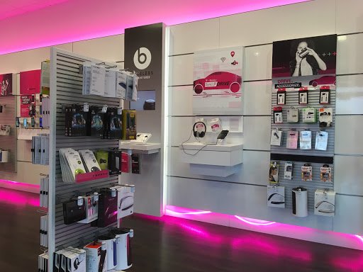 Cell Phone Store «T-Mobile», reviews and photos, 25965 Industrial Blvd #105, Hayward, CA 94545, USA