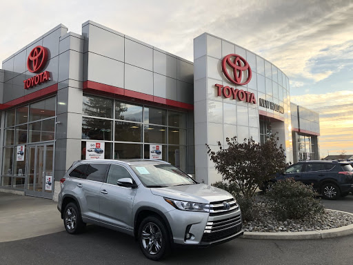 New Holland Toyota, 524 W Main St, New Holland, PA 17557, USA, 