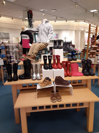 Department Store «Von Maur», reviews and photos, 2 Fountain Grass Dr, Lake St Louis, MO 63367, USA