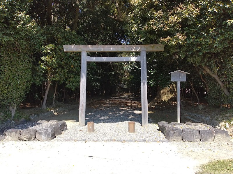 神服織機殿神社 鳥居