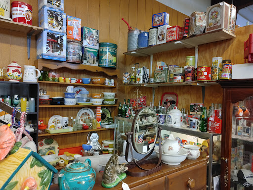 Antique Store «Cackleberry Farm Antique Mall», reviews and photos, 3371 Lincoln Hwy, Paradise, PA 17562, USA