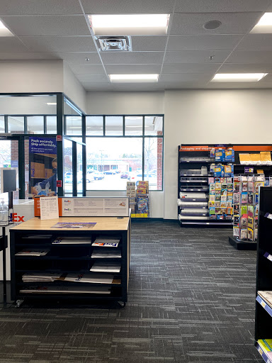 Print Shop «FedEx Office Print & Ship Center», reviews and photos, 175 Glastonbury Blvd Suite 3, Glastonbury, CT 06033, USA