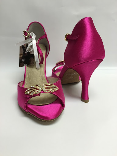 Shoe Store «Signature Shoes», reviews and photos, 271 Westwood Ave, Westwood, NJ 07675, USA