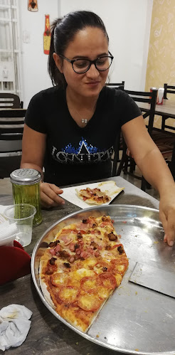 Pizza Dom Hut - Guayaquil