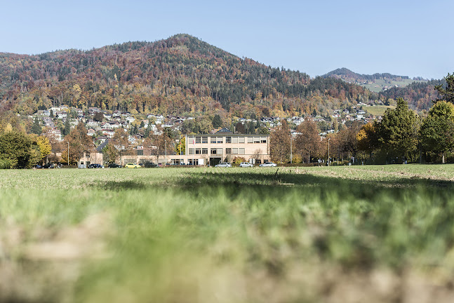 Kommentare und Rezensionen über Hotelfachschule Thun