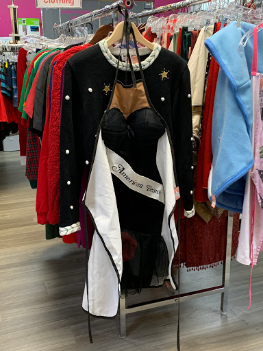 Thrift Store «Out of the Closet Thrift Store», reviews and photos, 2097 Wilton Dr, Wilton Manors, FL 33305, USA