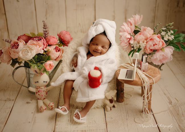 Papaya Peach Photography - Newborn, Maternity, 1st Birthday Cake Smash & Family Photography