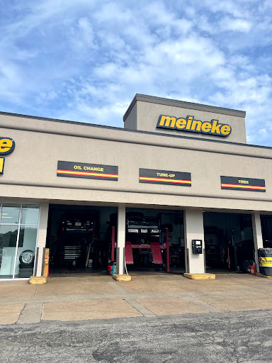 Auto Repair Shop «Meineke Car Care Center», reviews and photos, 290 Curry Hollow Rd, Pleasant Hills, PA 15236, USA