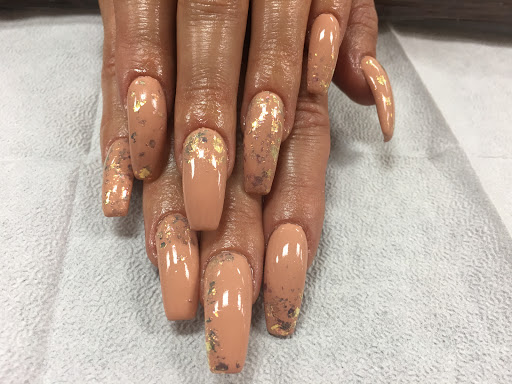 Nail Salon «Lisa Nail Salon», reviews and photos, 3 George Washington Plaza #3, Gaylordsville, CT 06755, USA