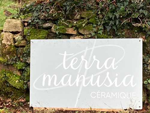 Terra Manusia Atelier Céramique Poterie à Plaine-Haute