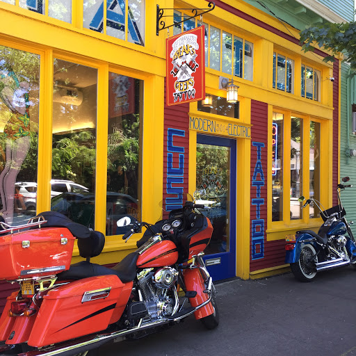 Tattoo Shop «Freaks and Geeks Tattoo Studio», reviews and photos, 5014 NE 24th Ave, Portland, OR 97211, USA