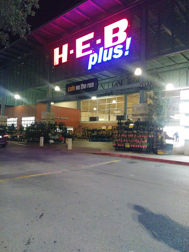 Grocery Store «H-E-B plus!», reviews and photos, 20935 US-281, San Antonio, TX 78258, USA