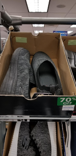 Shoe Store «SKECHERS Factory Outlet», reviews and photos, 1201 Airport Fwy #185, Euless, TX 76040, USA