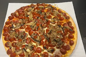 Kelly's Pizza image