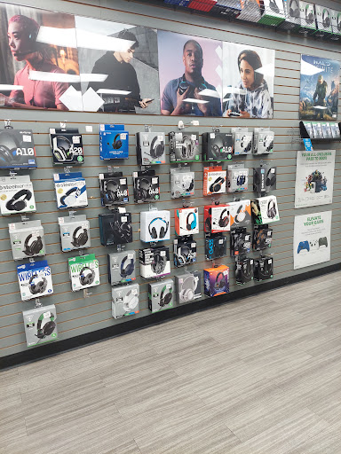 Video Game Store «GameStop», reviews and photos, 163-8 Jamaica Ave, Jamaica, NY 11432, USA