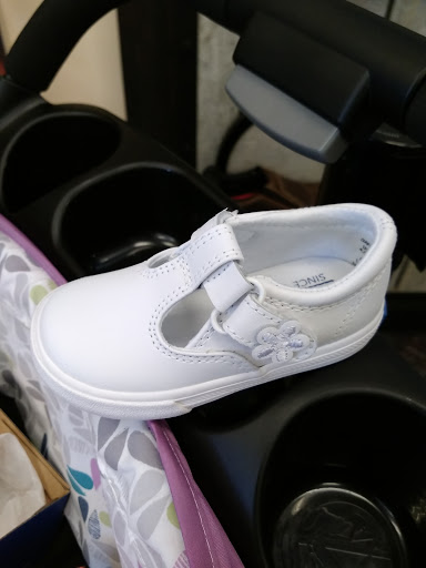 Shoe Store «Shoe Carnival», reviews and photos, 466 Pinnacle Pkwy, Bristol, TN 37620, USA