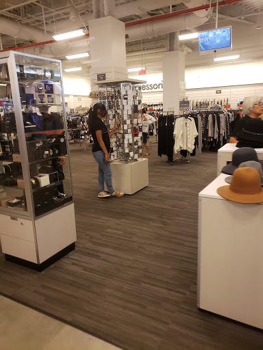 Department Store «Nordstrom Rack Skyview Center», reviews and photos, 4024 College Point Blvd, Flushing, NY 11354, USA