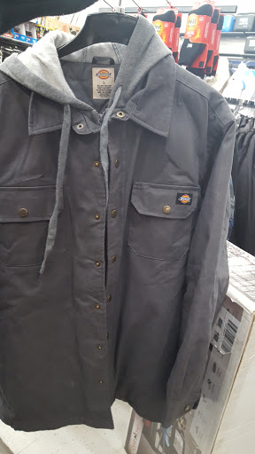 Sporting Goods Store «Big 5 Sporting Goods», reviews and photos, 3420 Arden Way, Sacramento, CA 95825, USA