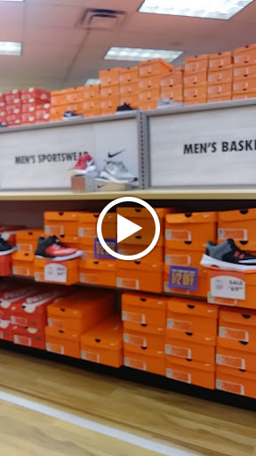 Shoe Store «Shoe Carnival», reviews and photos, 2706 Plainfield Rd, Joliet, IL 60435, USA