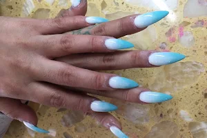 Nails Pizazz image