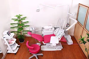 Pardisan Dental Clinic image