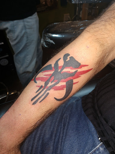 Tattoo Shop «Idle Hands Tattoo & Piercing», reviews and photos, 929 W Douglas Ave, Wichita, KS 67213, USA