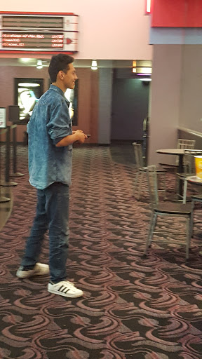 Movie Theater «Regal Cinemas Modesto 10», reviews and photos, 3969 McHenry Ave, Modesto, CA 95356, USA